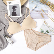 Load image into Gallery viewer, 3/4 Cup Very Soft & Smooth T-Shirt Single Padded Bra Set
