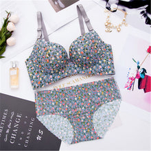 Load image into Gallery viewer, Double Padded Flower Design Bra & Underwear Set