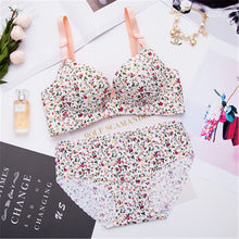 Load image into Gallery viewer, Double Padded Flower Design Bra & Underwear Set