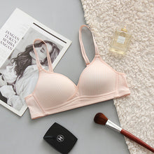 Load image into Gallery viewer, Dotted Cross Type Soft & Smooth Wireless Padded Bra