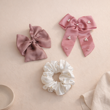 Load image into Gallery viewer, Scrunchies By Noor
