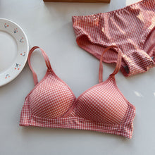 Load image into Gallery viewer, Dotted Cross Type Soft &amp; Smooth Wireless Padded Bra
