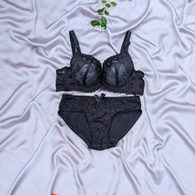 Load image into Gallery viewer, Pushup Wired Bridal/Daily Wear Net Bra Set
