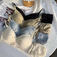 Load image into Gallery viewer, Very Soft &amp; Smooth Lace Design Bra Set
