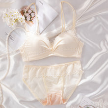 Load image into Gallery viewer, Very Soft &amp; Smooth Lace Design Bra Set
